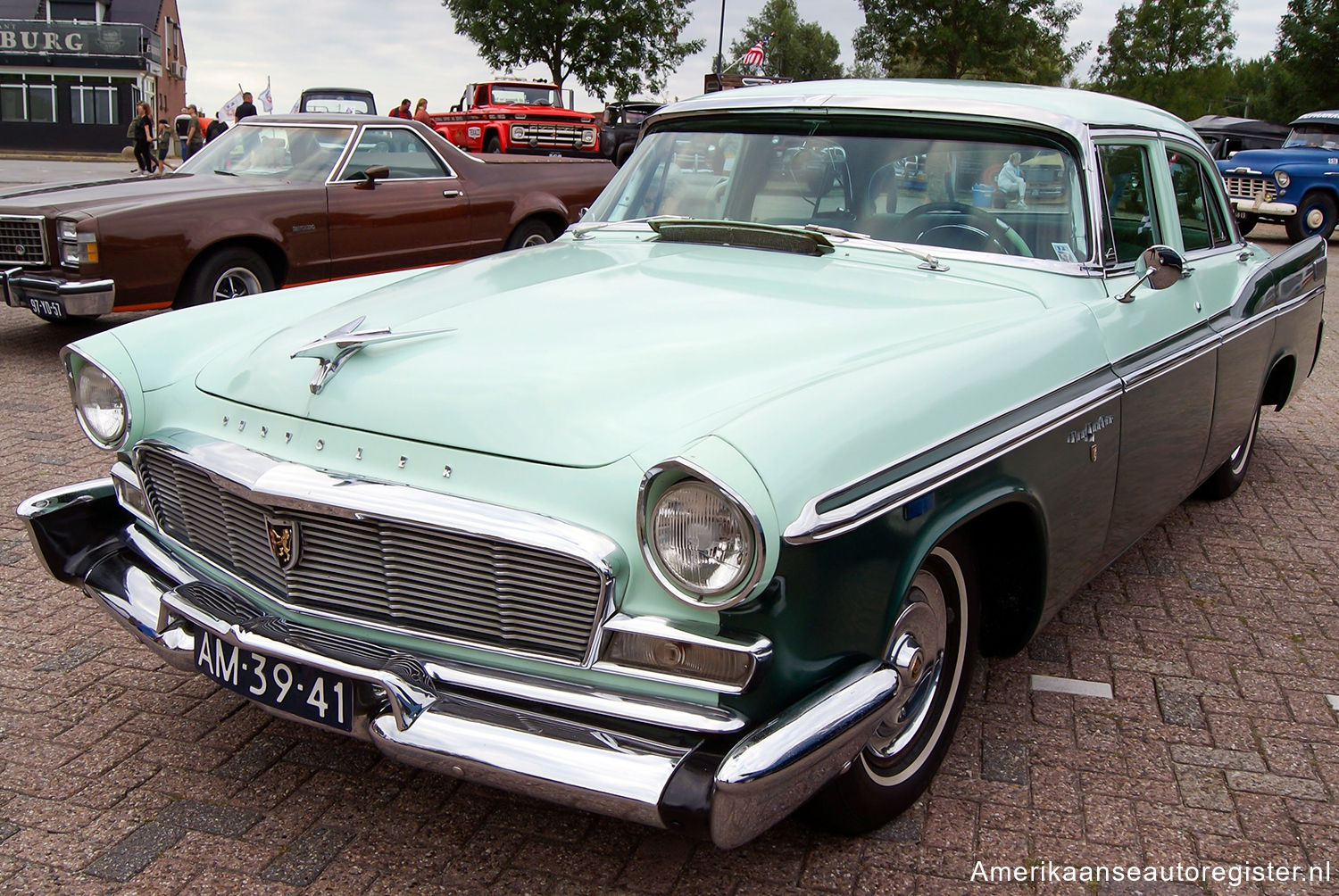 Chrysler New Yorker uit 1956